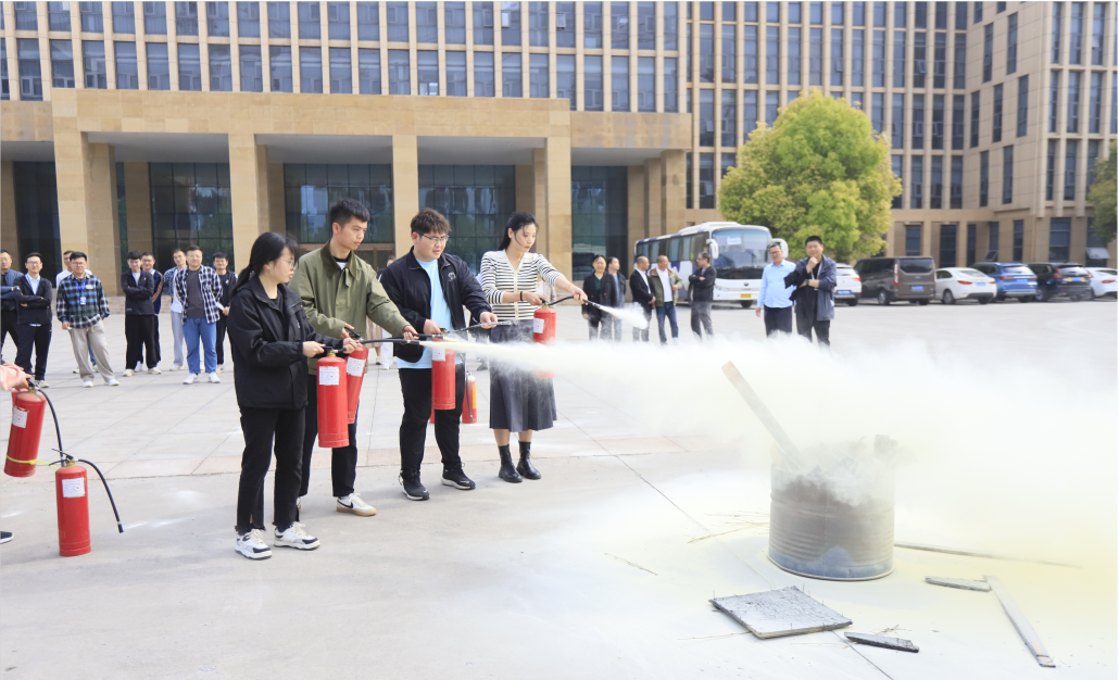 增強消防意識，筑牢安全底線丨花花牛乳業(yè)集團組織消防應(yīng)急演練
