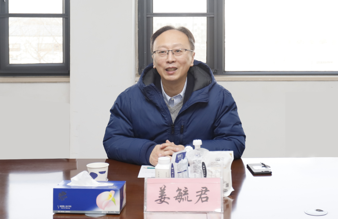 花花牛丨東北農(nóng)大食品學院院長、中原食品實驗室首席科學家姜毓君教授蒞臨花花牛乳業(yè)集團調(diào)研
