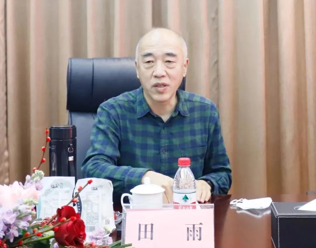 新年開(kāi)新局 合作促發(fā)展丨佳木斯市委常委、副市長(zhǎng)閆志剛一行蒞臨花花牛乳業(yè)集團(tuán)及佳田企業(yè)考察座談