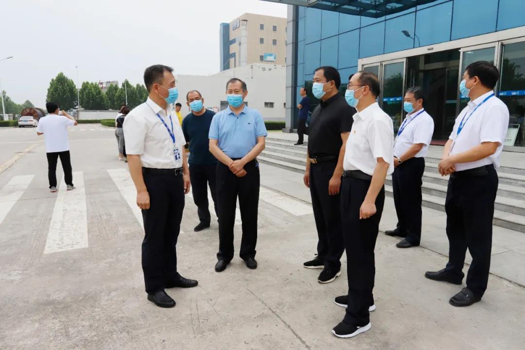 鄭州市安全生產(chǎn)雙重預防體系建設現(xiàn)場觀摩會在花花牛乳業(yè)集團鄭州分公司召開