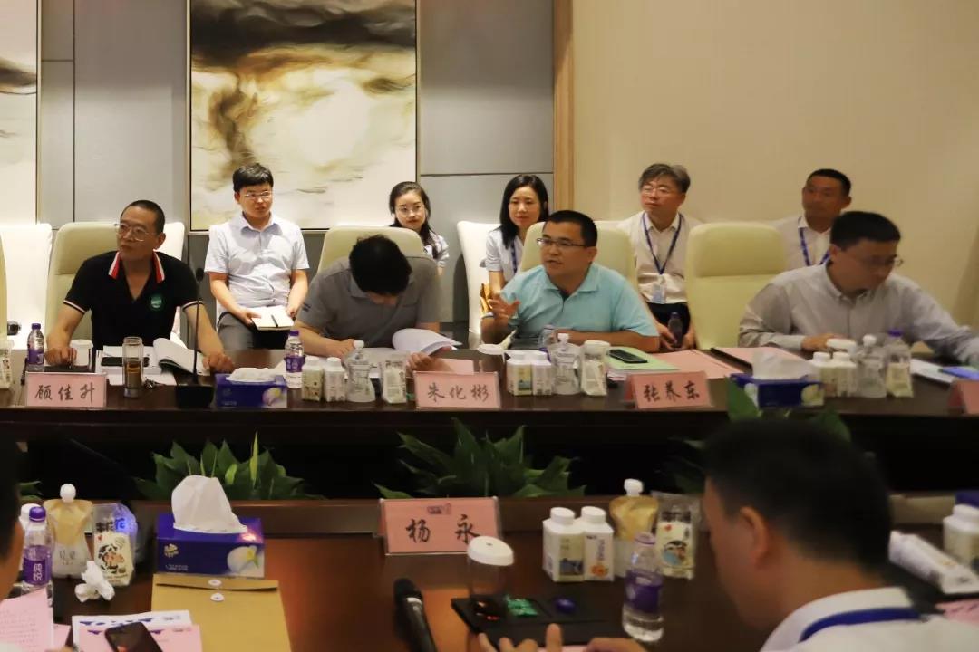 河南首家！花花牛乳業(yè)集團(tuán)通過(guò)優(yōu)質(zhì)乳工程驗(yàn)收