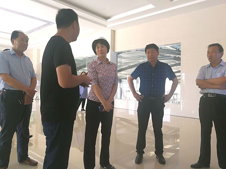 駐馬店市委常委、統(tǒng)戰(zhàn)部長(zhǎng)姚新文 蒞臨花花牛乳業(yè)集團(tuán)總部調(diào)研
