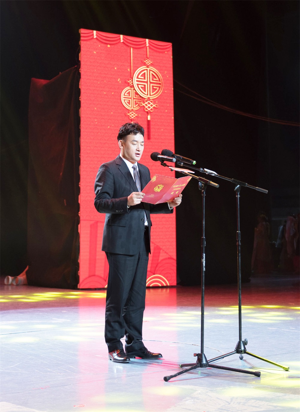 “不忘初心、聚力前行” 花花牛集團2018迎新春聯(lián)歡會隆重舉行