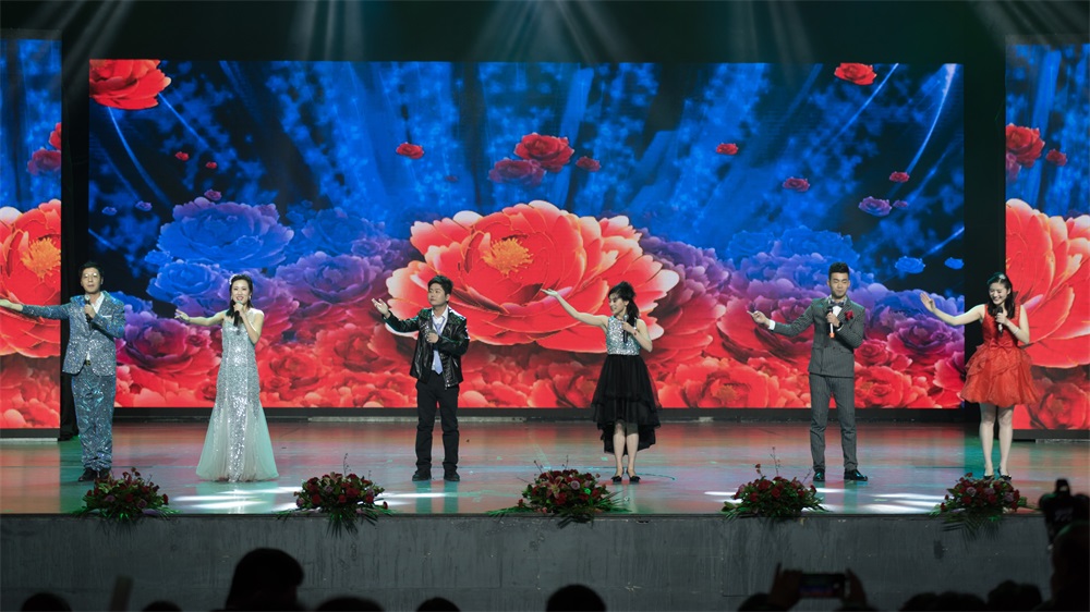 “不忘初心、聚力前行” 花花牛集團2018迎新春聯(lián)歡會隆重舉行